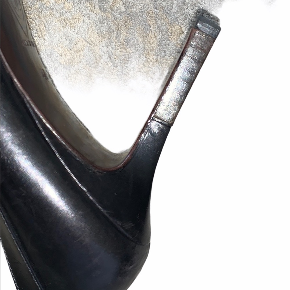 CHANEL BLACK LEATHER METAL CAMELLIA FLOWER PUMPS - Picture 6 of 6